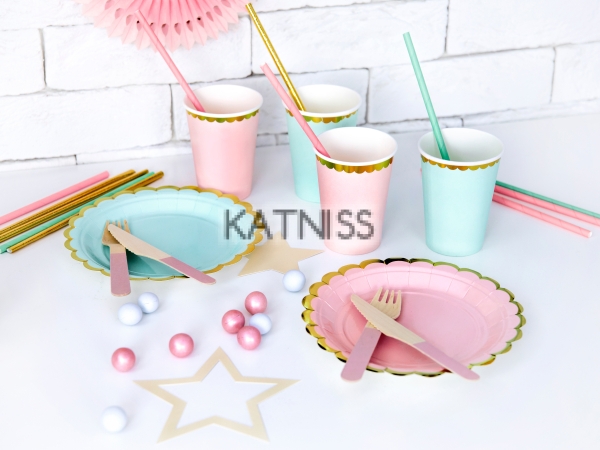 Картонени светло розови чинийки - 18 см - 6 броя / Paper White Pink Plates - 18 cm - 6 pieces