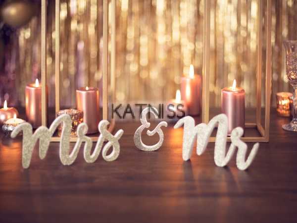 Дървен инициал "Mr & Mrs" - златист - 50x10 см / Wooden Words "Mr & Mrs" - Gold - 50x10 cm