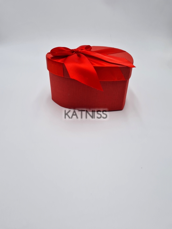 Червена кутия под формата на сърце - 12/15 см / Red heart box - 12/15 cm