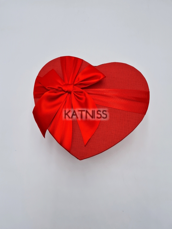 Червена кутия под формата на сърце - 14/18 см / Red heart box - 14/18 cm