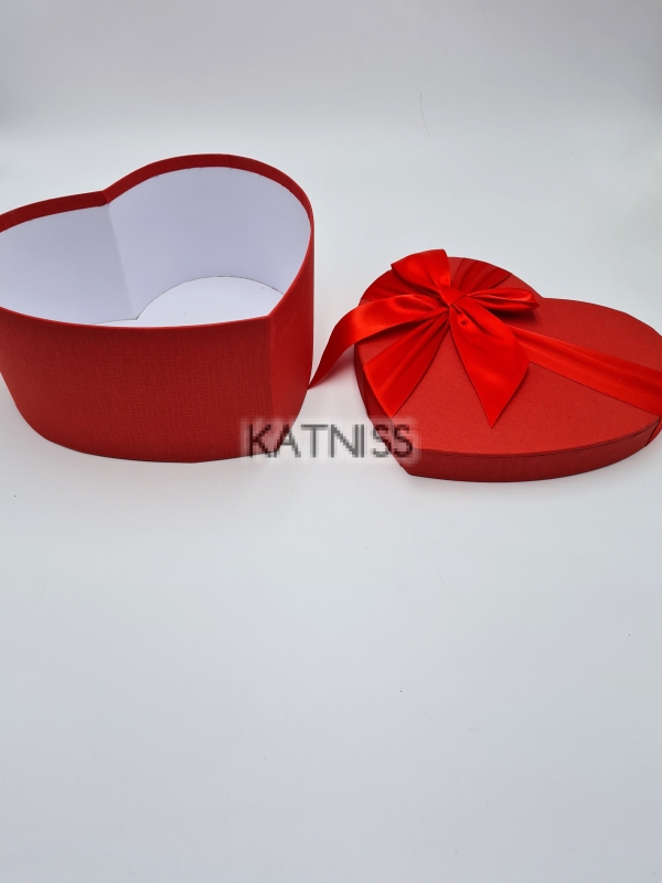  Червена кутия под формата на сърце - 16/20 см / Red heart box - 16/20 cm