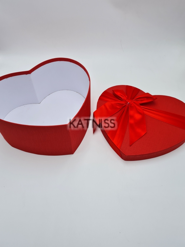 Червена кутия под формата на сърце - 17/22 см / Red heart box - 17/22 cm