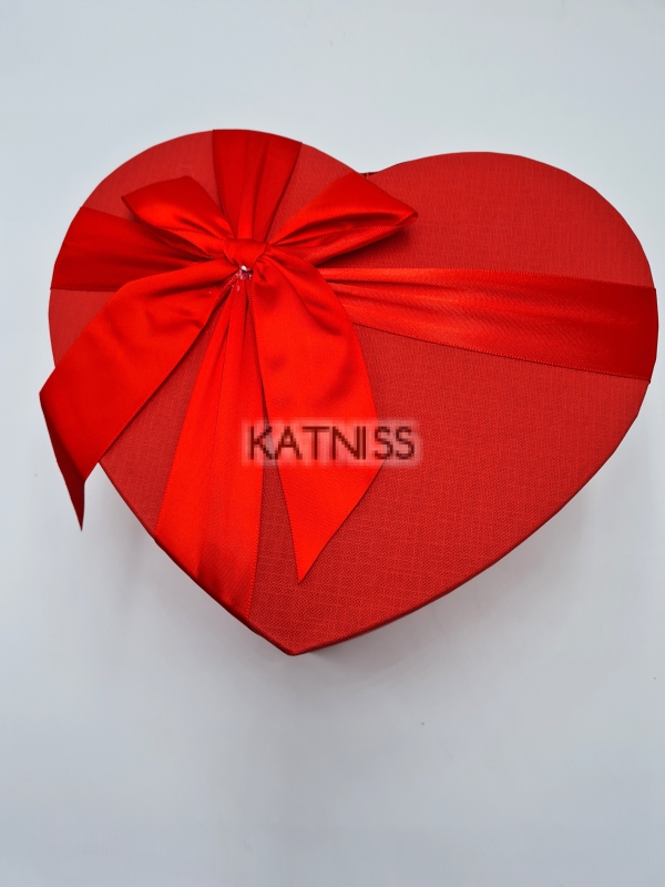 Червена кутия под формата на сърце - 17/22 см / Red heart box - 17/22 cm