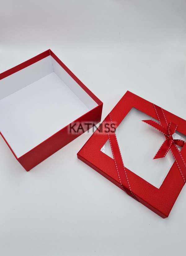  Квадратна червена кутия с панделка и прозорец - 22.5 см / Square red box with ribbon and window - 22.5 cm