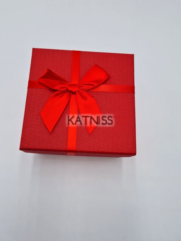  Червена квадратна кутия с панделка - 12.5 см / Red square box with ribbon - 12.5 cm