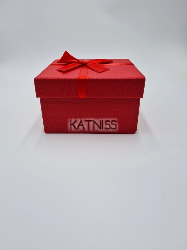  Червена квадратна кутия с панделка - 12.5 см / Red square box with ribbon - 12.5 cm