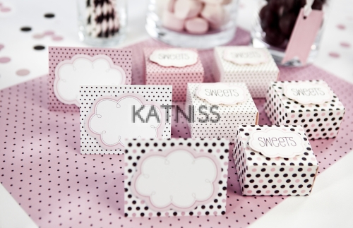 Кутии "Sweets" - различни цветове - 6.5x5.4 см / Boxes "Sweets" - Different Colours - 6.5x5.4 cm