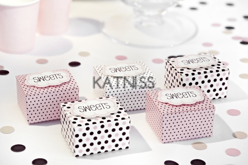 Кутии "Sweets" - различни цветове - 6.5x5.4 см / Boxes "Sweets" - Different Colours - 6.5x5.4 cm