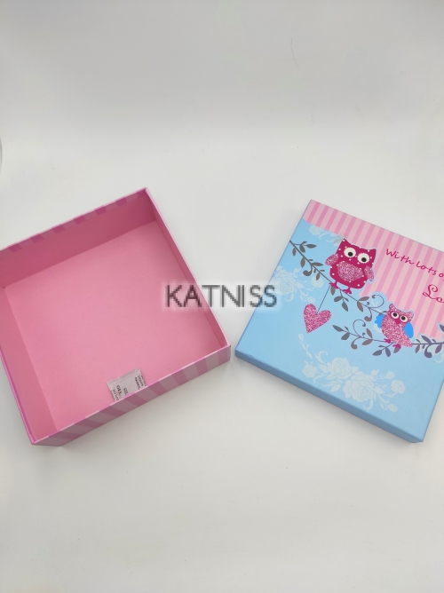 Подаръчна кутия с бухали "With lots of love" - 20x20x20x20 см / Present box with owl "With lots of love" - 20x20x20x20 cm