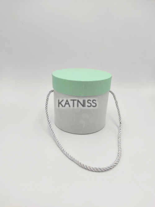 Кръгла зелена подаръчна кутия / Oval green present box