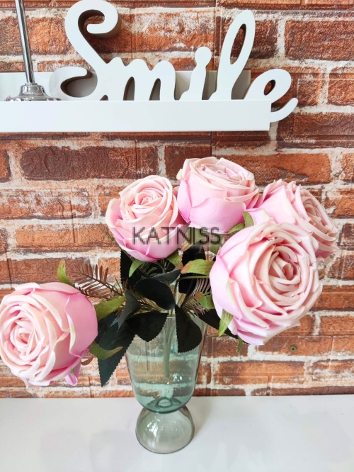 Розови изкуствени рози / Pink artificial roses