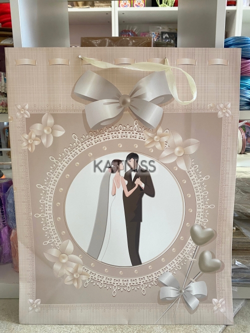 Бежова подаръчна торбичка с булка и младоженец / Beige present bag with bride and groom